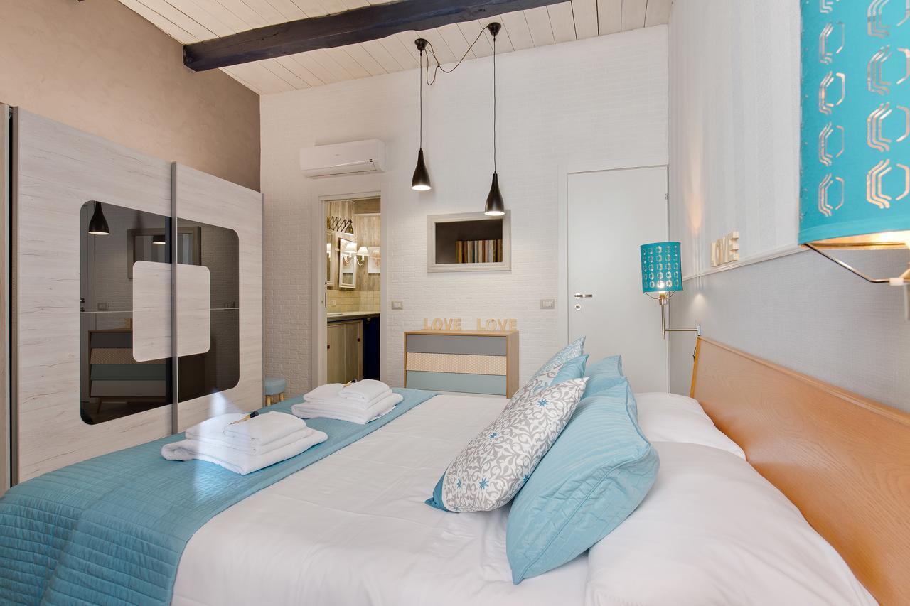 Rome As You Feel - Design Apartment At Colosseum Bagian luar foto