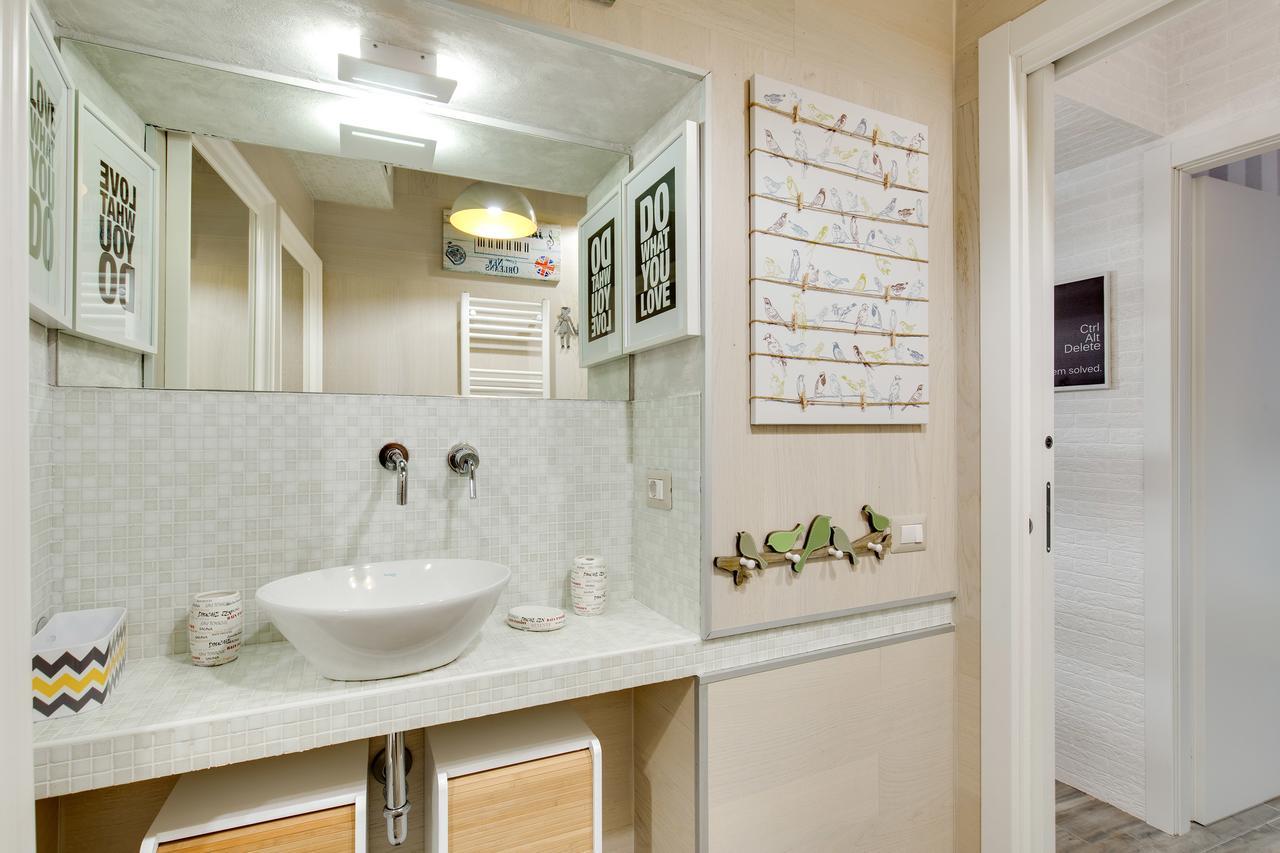 Rome As You Feel - Design Apartment At Colosseum Bagian luar foto